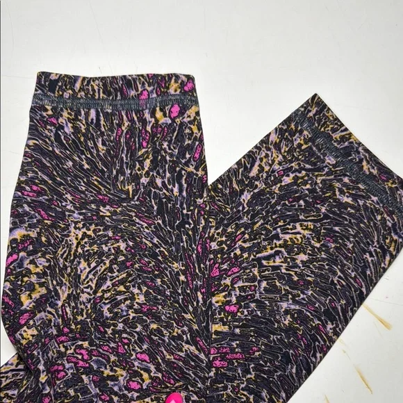 Lululemon Wunder Train High-Rise Tight 25” - Picture 6 of 8